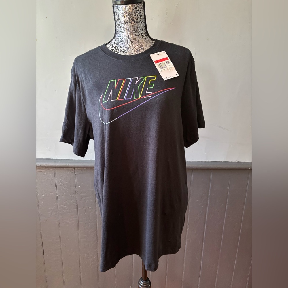 NWT Nike Men's Large Black Tee with Multicolor Logo